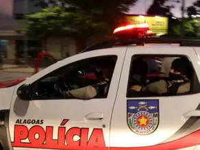 Homem é preso por embriaguez ao volante após conduzir moto na contramão e sem capacete em Delmiro Gouveia