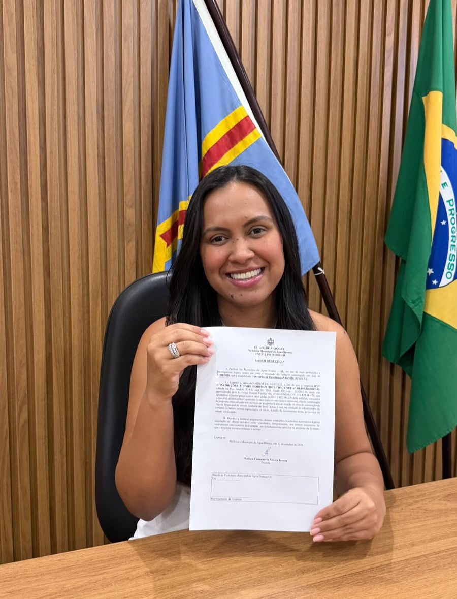 Nayara Emmanuela assina ordem de serviço para reconstrução da Escola José Gomes Lima em Água Branca