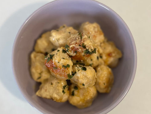 Les boulettes de poulet légères au cheddar