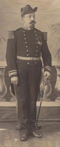 lieutenant de vaisseau.jpg