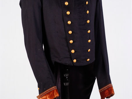 1853. Un habit de grand uniforme de chirurgien de 1re classe sous le Second Empire