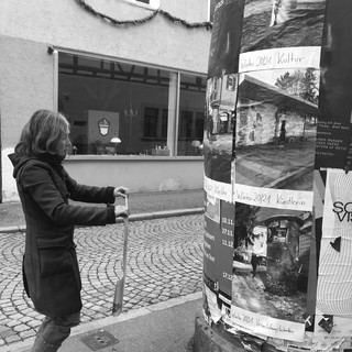 Ausstellung aufhängen