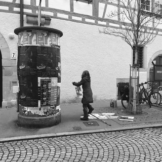 Ausstellung aufhängen