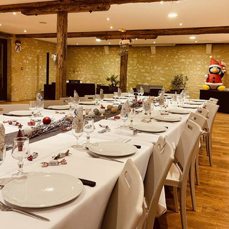 La Grange des Saveurs Saint Germain du Puy salle de reception 