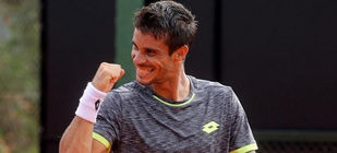 Bellucci e Dutra a uma vitória da fase principal de Roland Garros