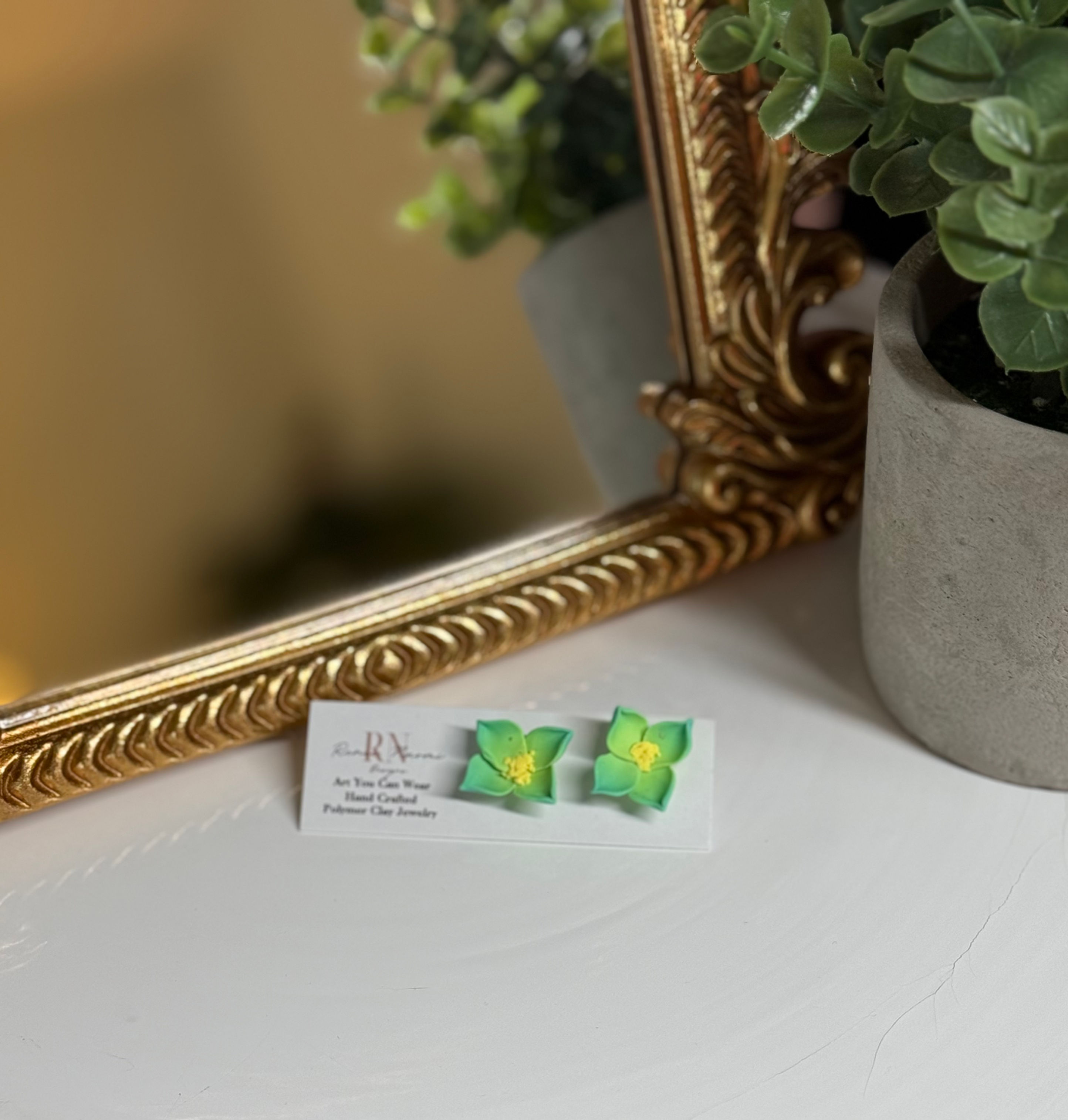 Green floral stud 
