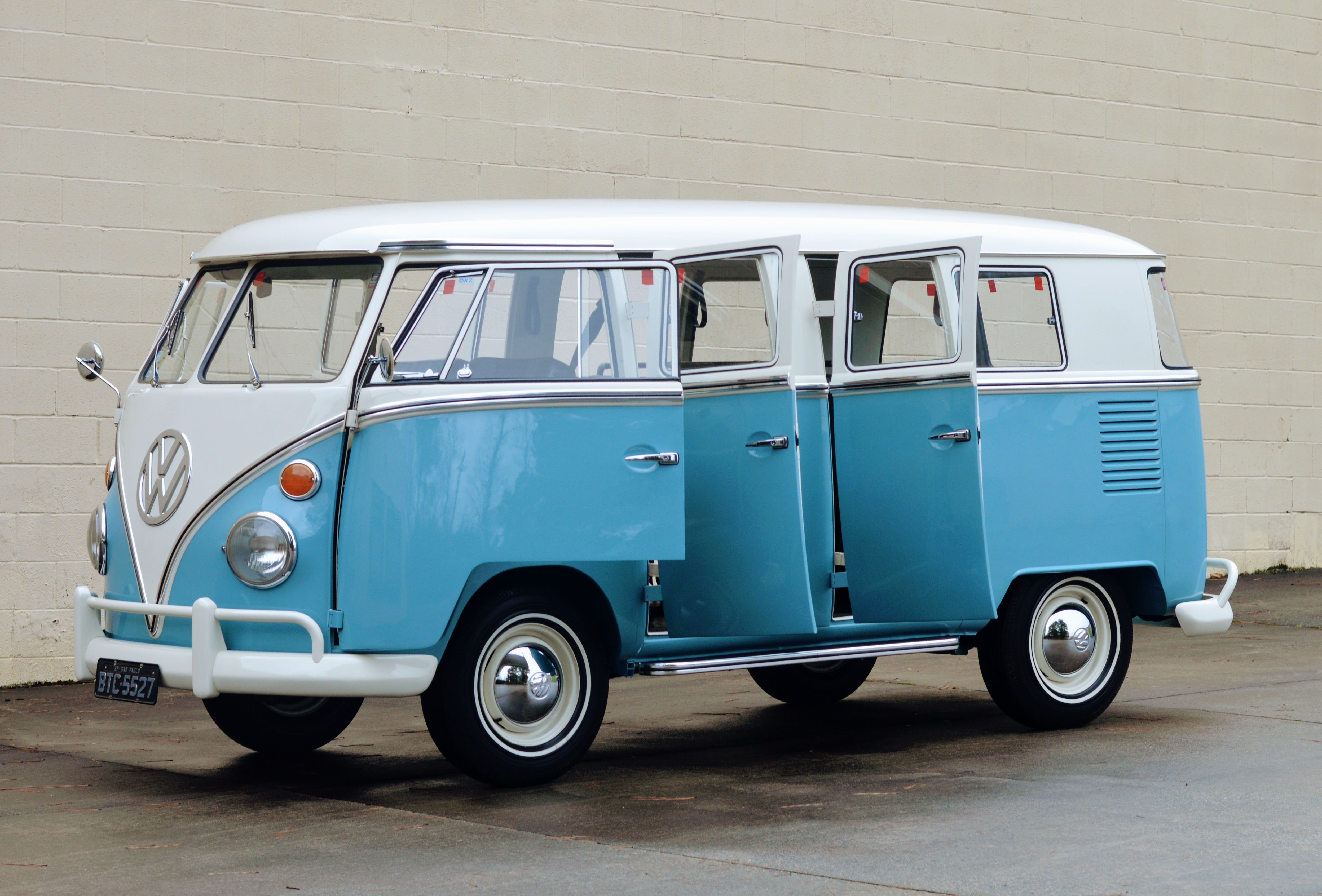 1973 VOLKSWAGEN TYPE 2 MICROBUS
