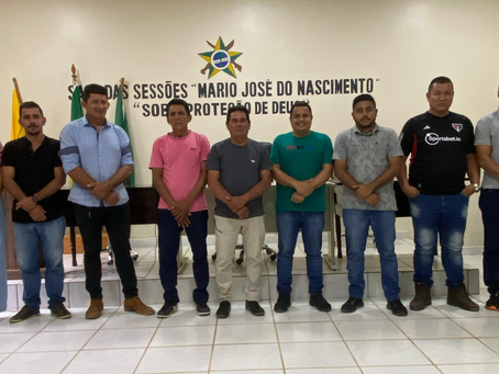 Vereadores se reúnem com o Prefeito Raimundo Toscano Veloso para tratar situação de servidor