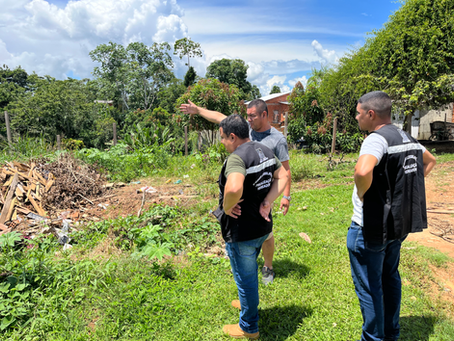 Vereadores fiscalizam Rua Chagas Sabino após denúncia de descarte irregular de entulhos