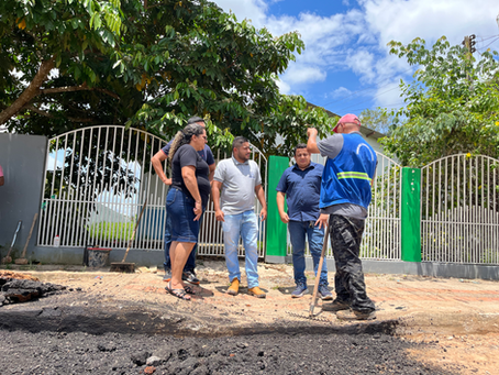 Vereadores fiscalizam operação tapa-buracos na Rua Francisco Freitas