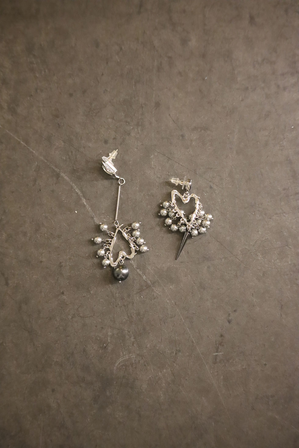 Thumbnail: Heartdrip — Asymmetrical Heart Pearl Tassel Earrings