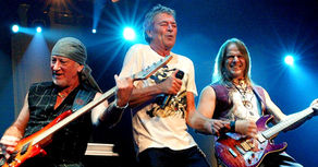 Deep Purple - "Smoke On The Water" - Live 2010