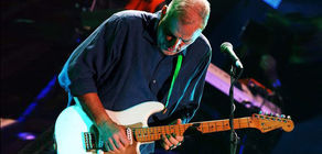 David Gilmour - Marooned - Coming Back to Life - Sorrow (The Strat Pack Concert Wembley Arena)