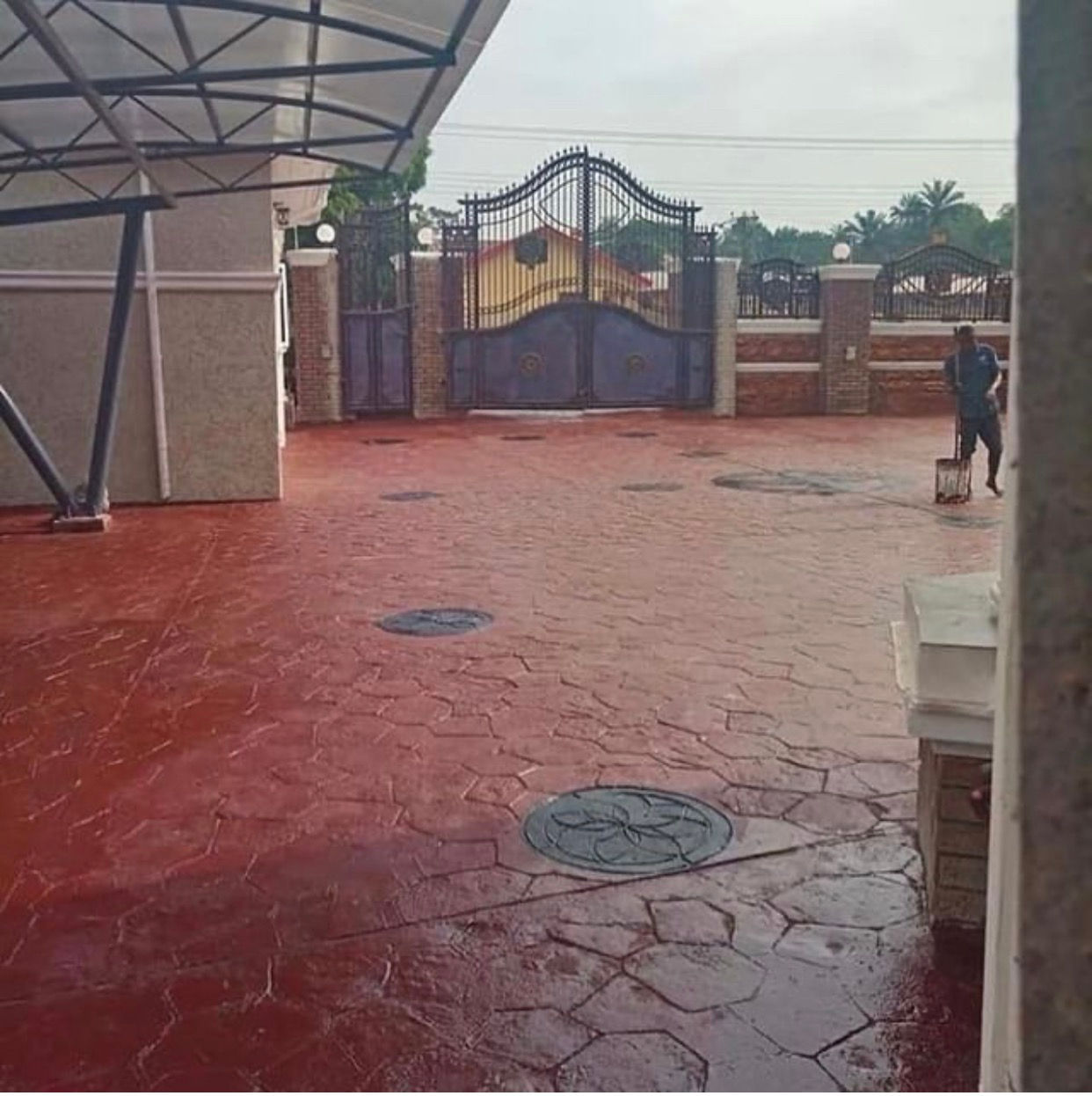 Stamp floor per square meter is 6,500
