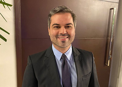 Dr Carlos Motta_edited.jpg