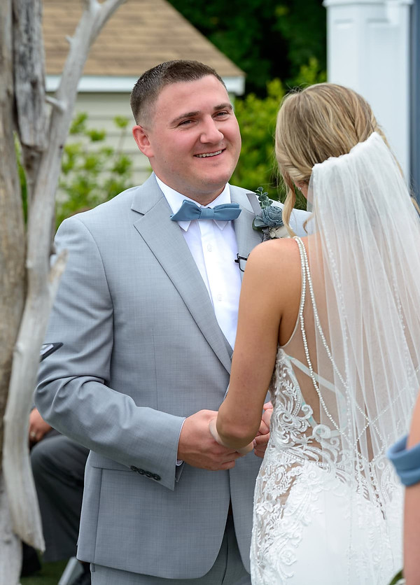 ocean-beach-wedding-groom-at-the-alter.jpg