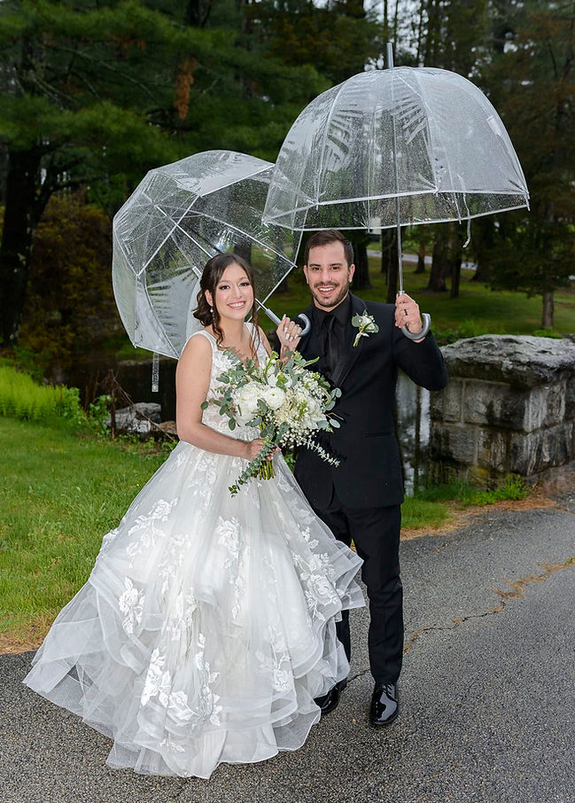 perfect-portrait-bride-groom-by-pond-in-drizzle.jpg