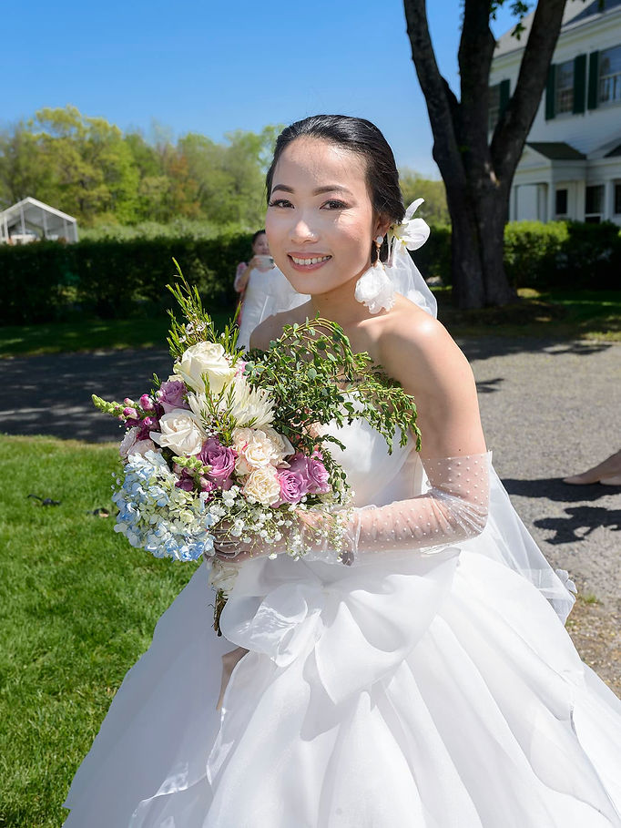 beautiful-portrait-of-bride-in-the-sun-light.jpg