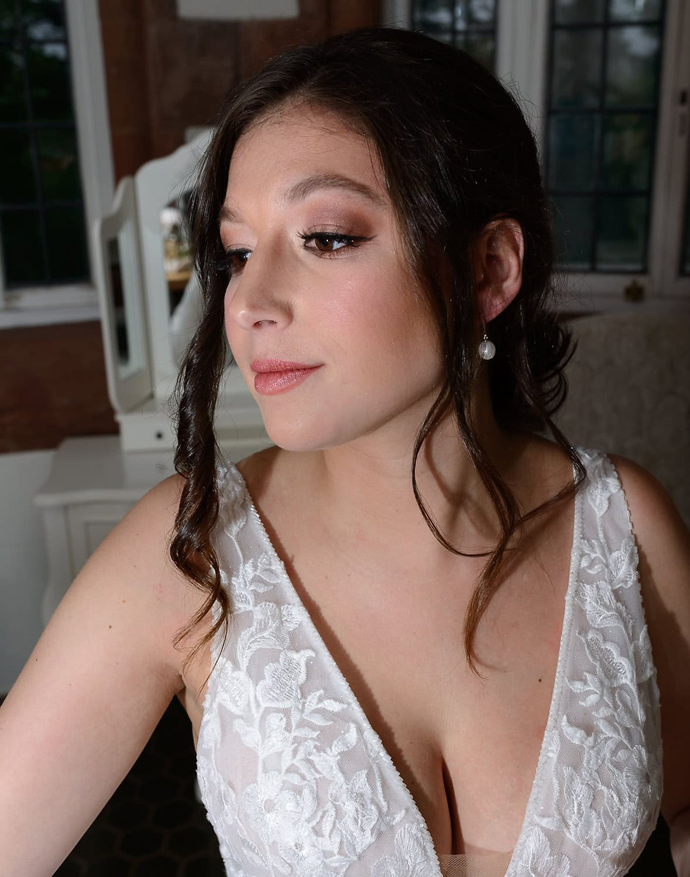 closeup-bride-sitting-ron-richman-photography.jpg