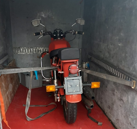 Anhaenger innen.jpeg