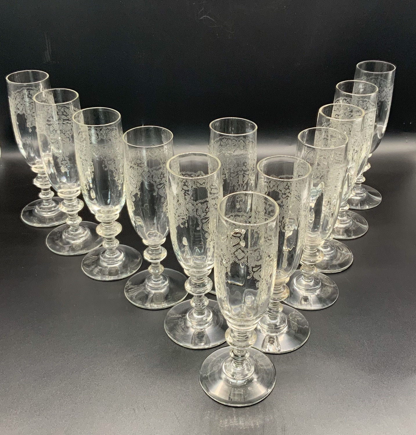 12 flûtes verre décor arabesques