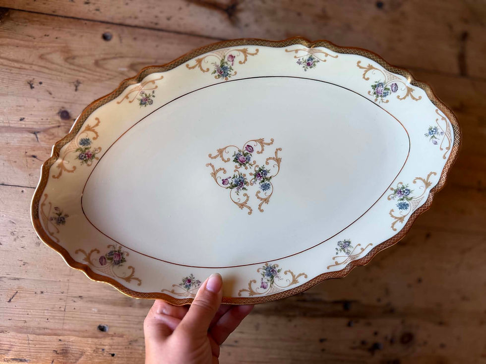 الصورة المصغرة: Service de table 84 pièces porcelaine de Limoges 