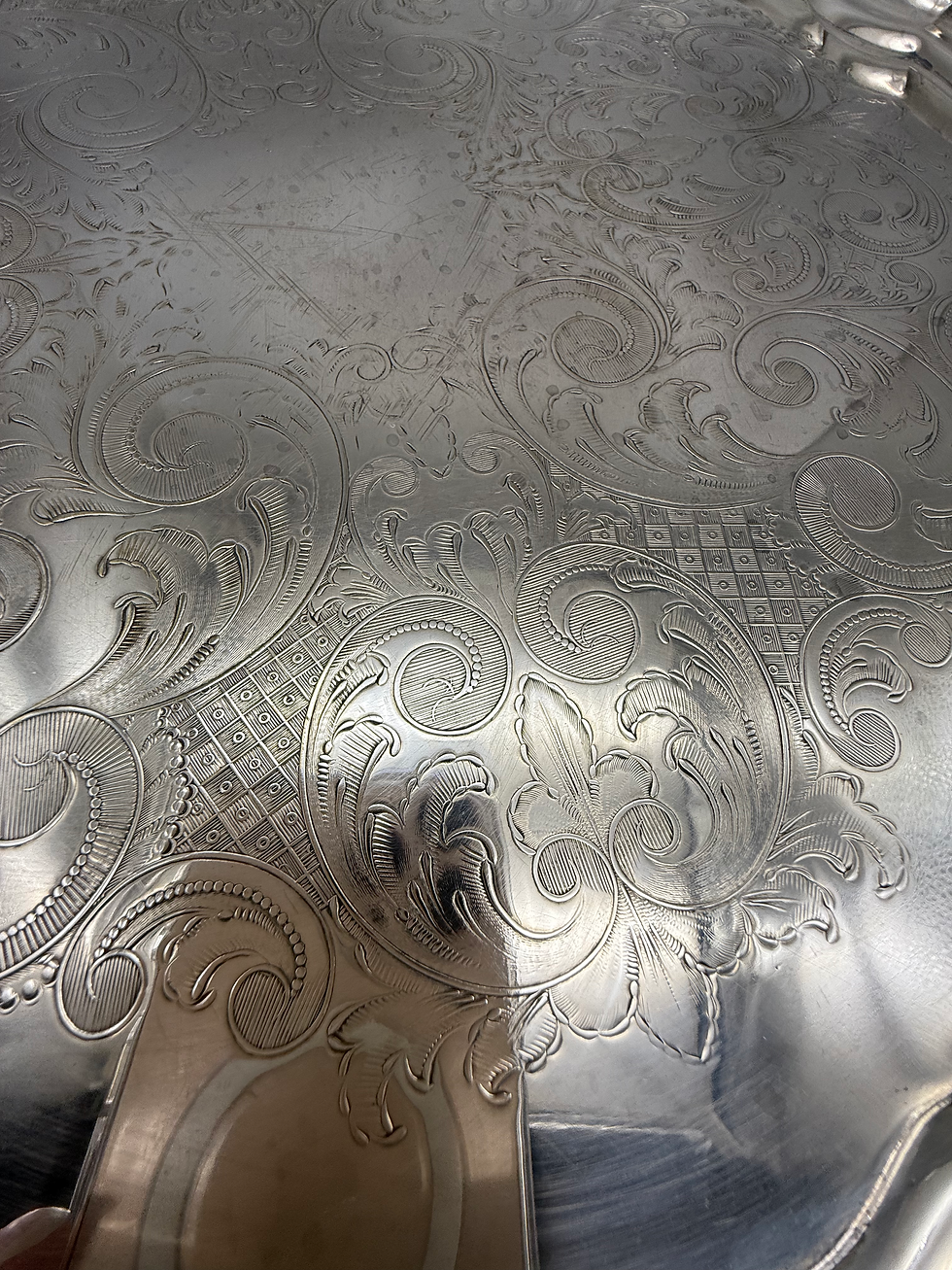 サムネイル： Plateau rond métal argenté  Silver plates