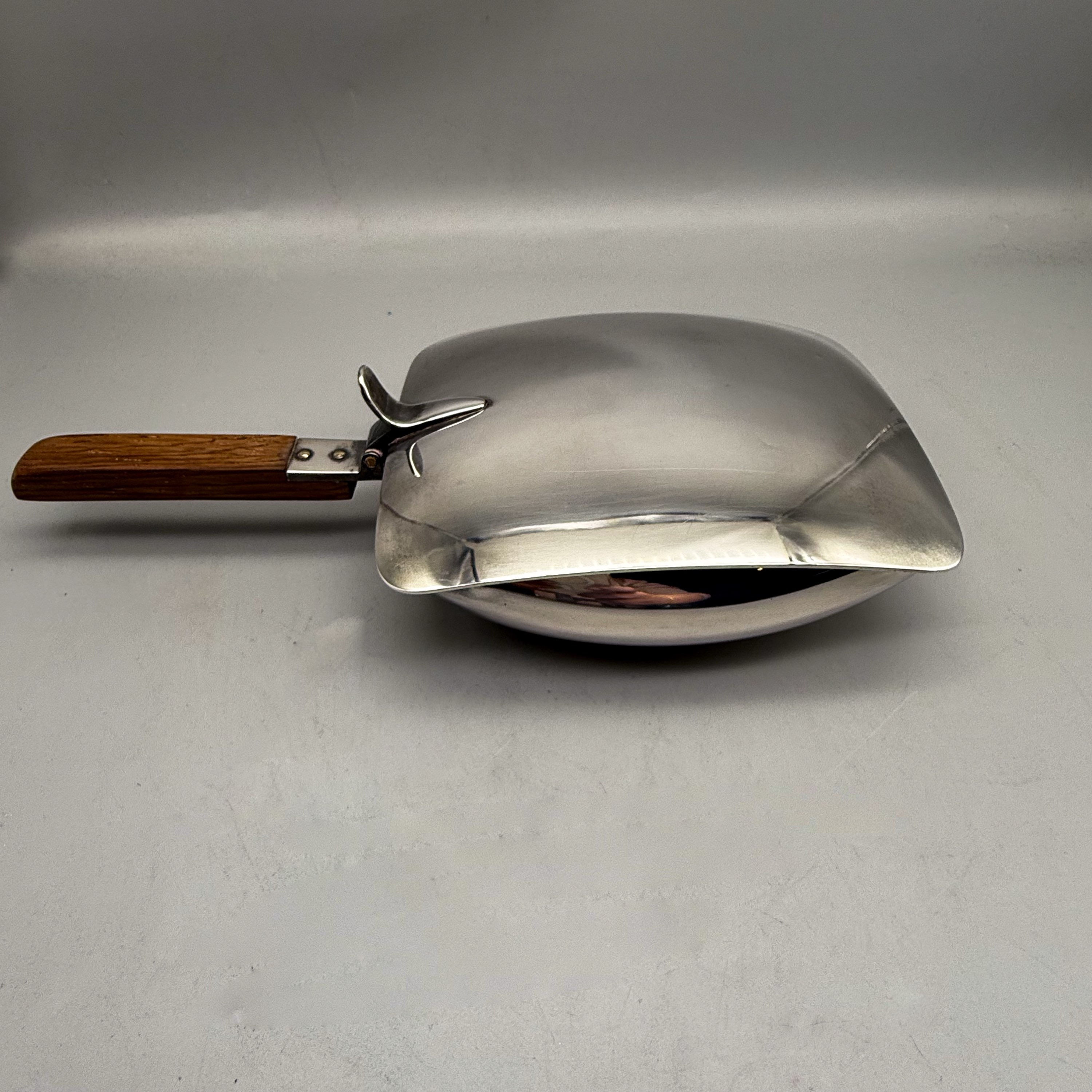 Gallia / Christofle Ramasse-miettes dit « Majordome silencieux »