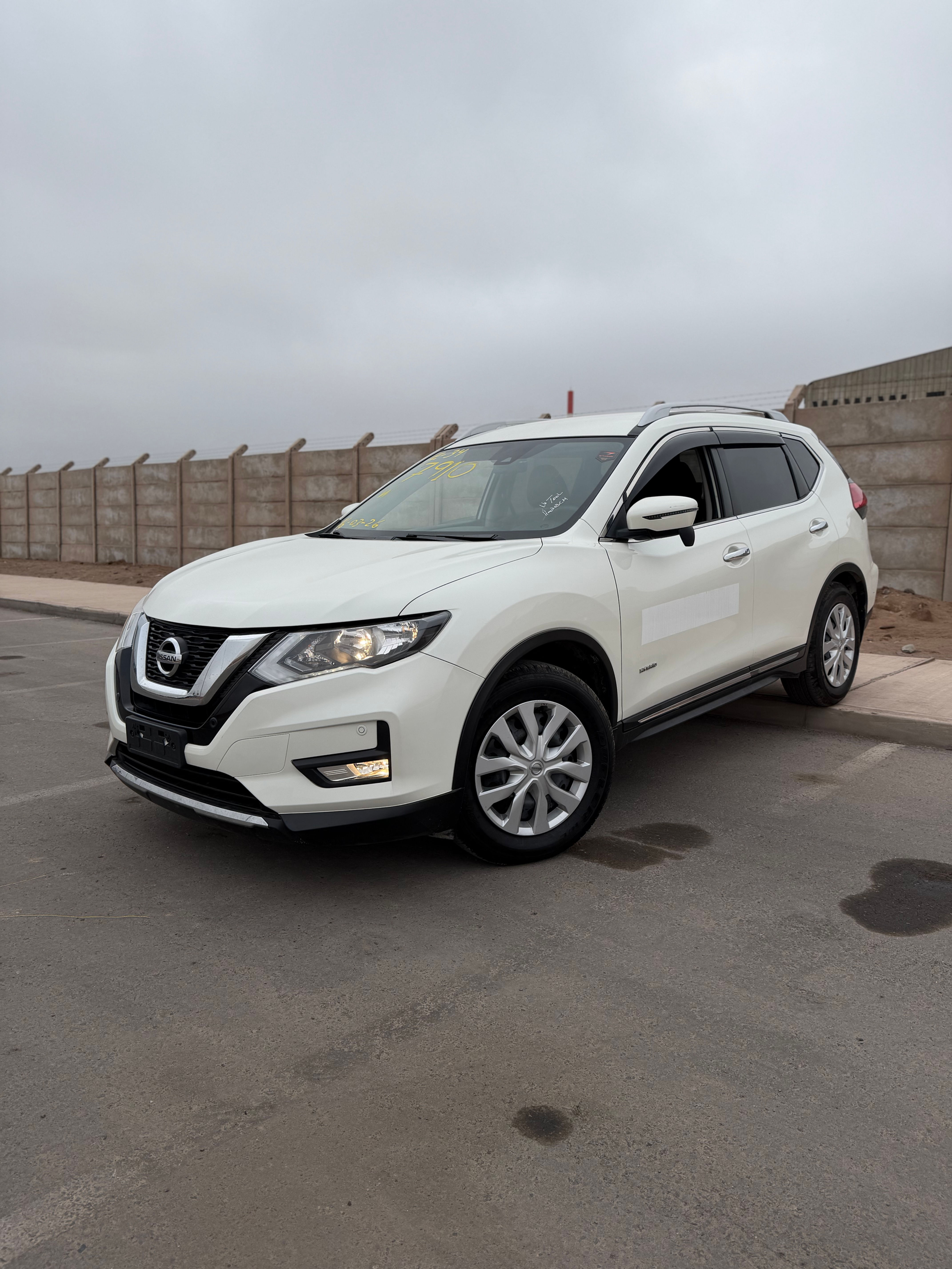 NISSAN XTRAIL HYBRIDO 4x4 2018 (CAMBIO LISTO)