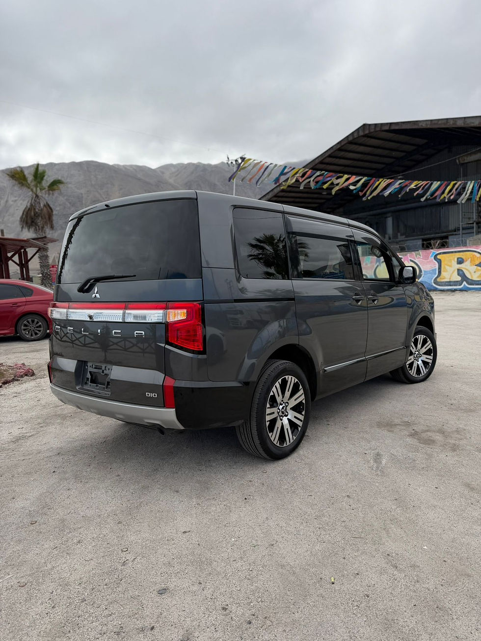 Miniatura: MITSUBISHI DELICA D5 4x4 2022 T.DIESEL AT (CAMBIO LISTO)