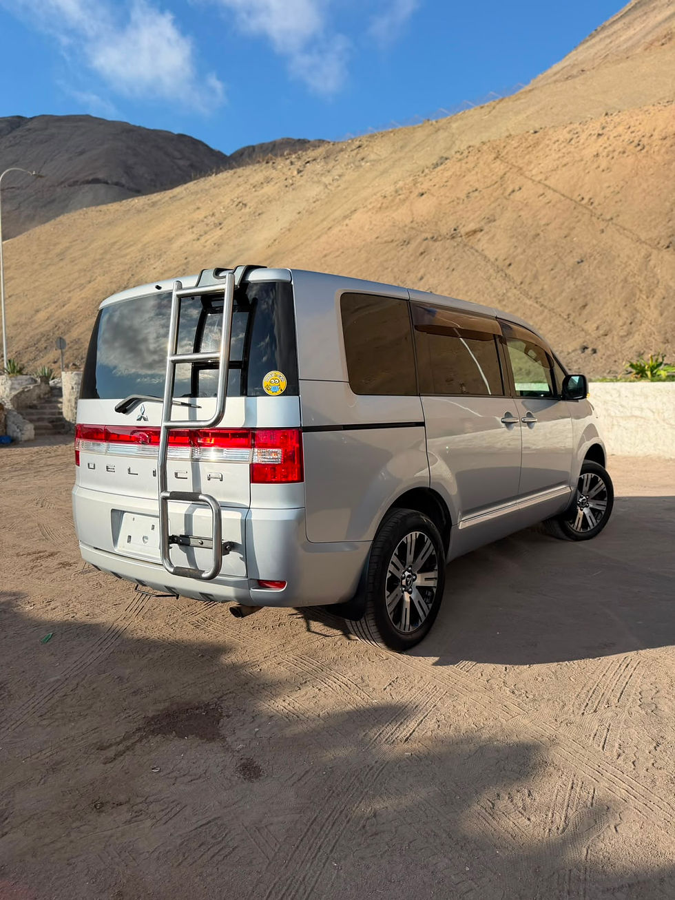 Miniatura: MITSUBISHI DELICA D5 4x4 2011 BENCINERO AT (CAMBIO LISTO)