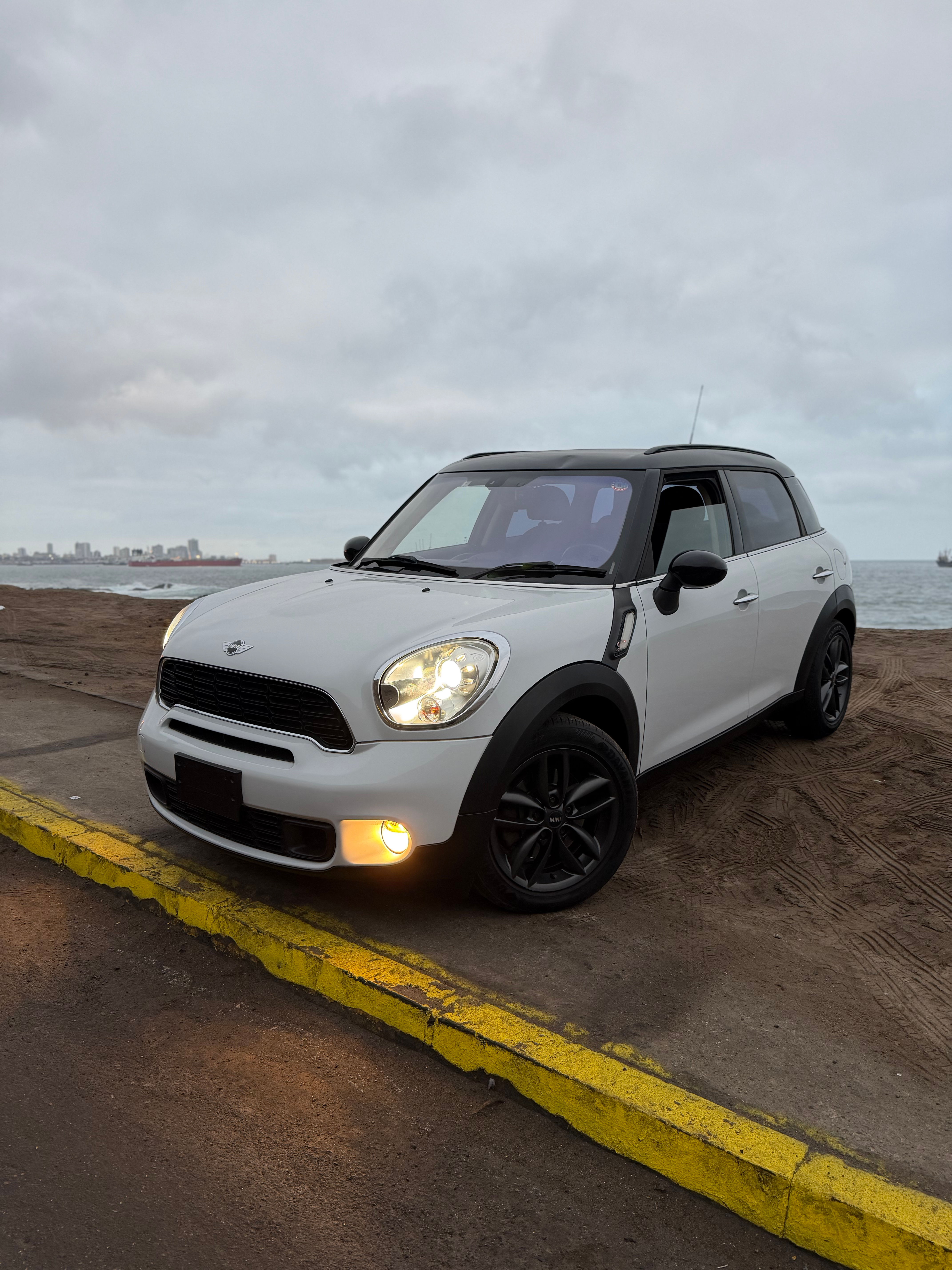 MINI COOPER S 2013 TURBO (CAMBIO LISTO)