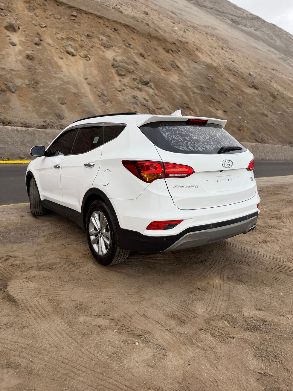 Miniatura: HYUNDAI SANTA FE 4x4 2018 T. DIÉSEL (VOLANTE ORIGINAL)