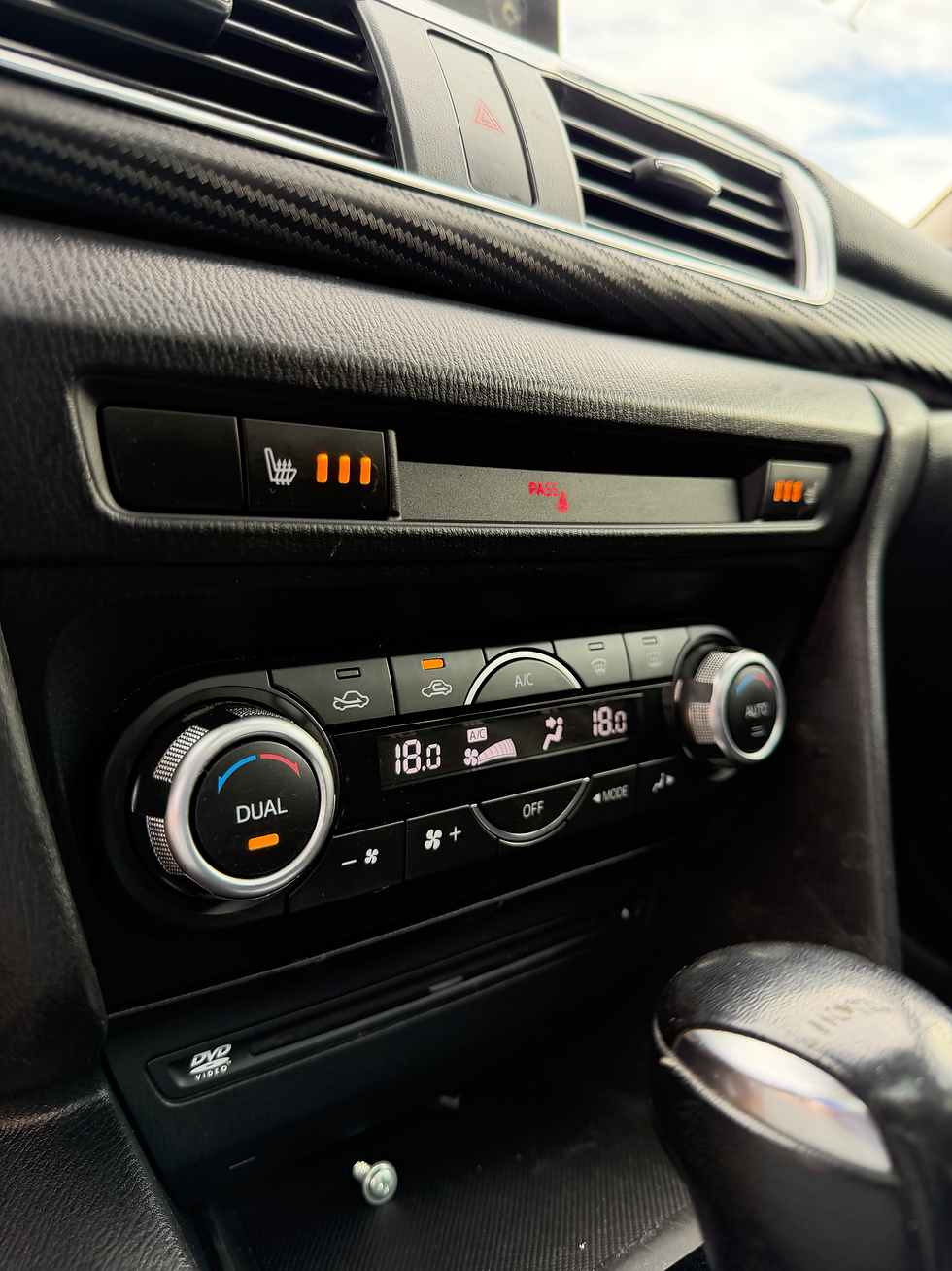 Miniatura: MAZDA AXELA SPORT 2015 T. DIÉSEL (CAMBIO LISTO)