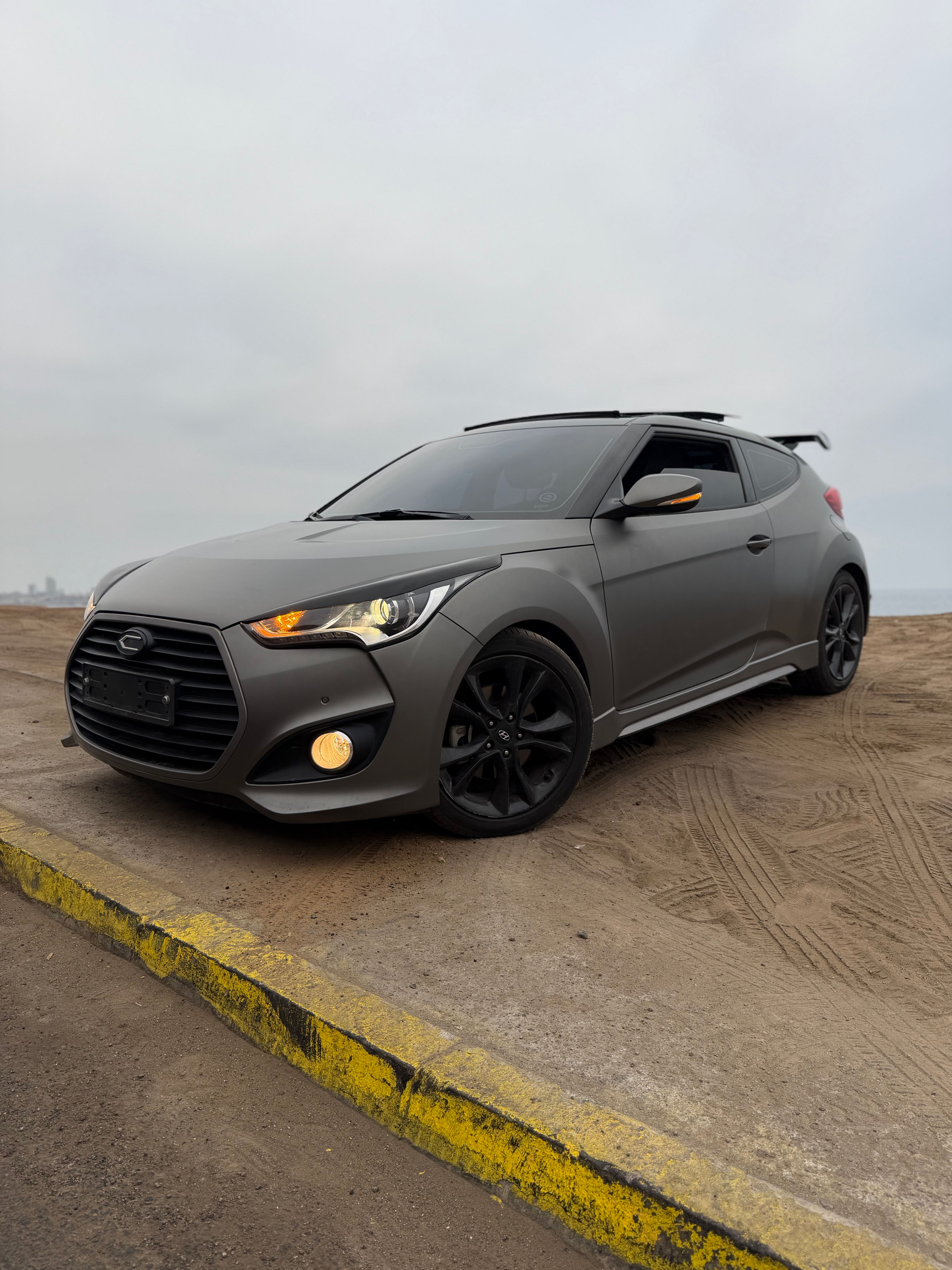 HYUNDAI VELOSTER 2016 TURBO AT (VOLANTE ORIGINAL)