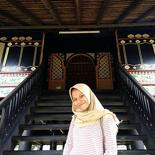 Writer: TIA YUSLIANA