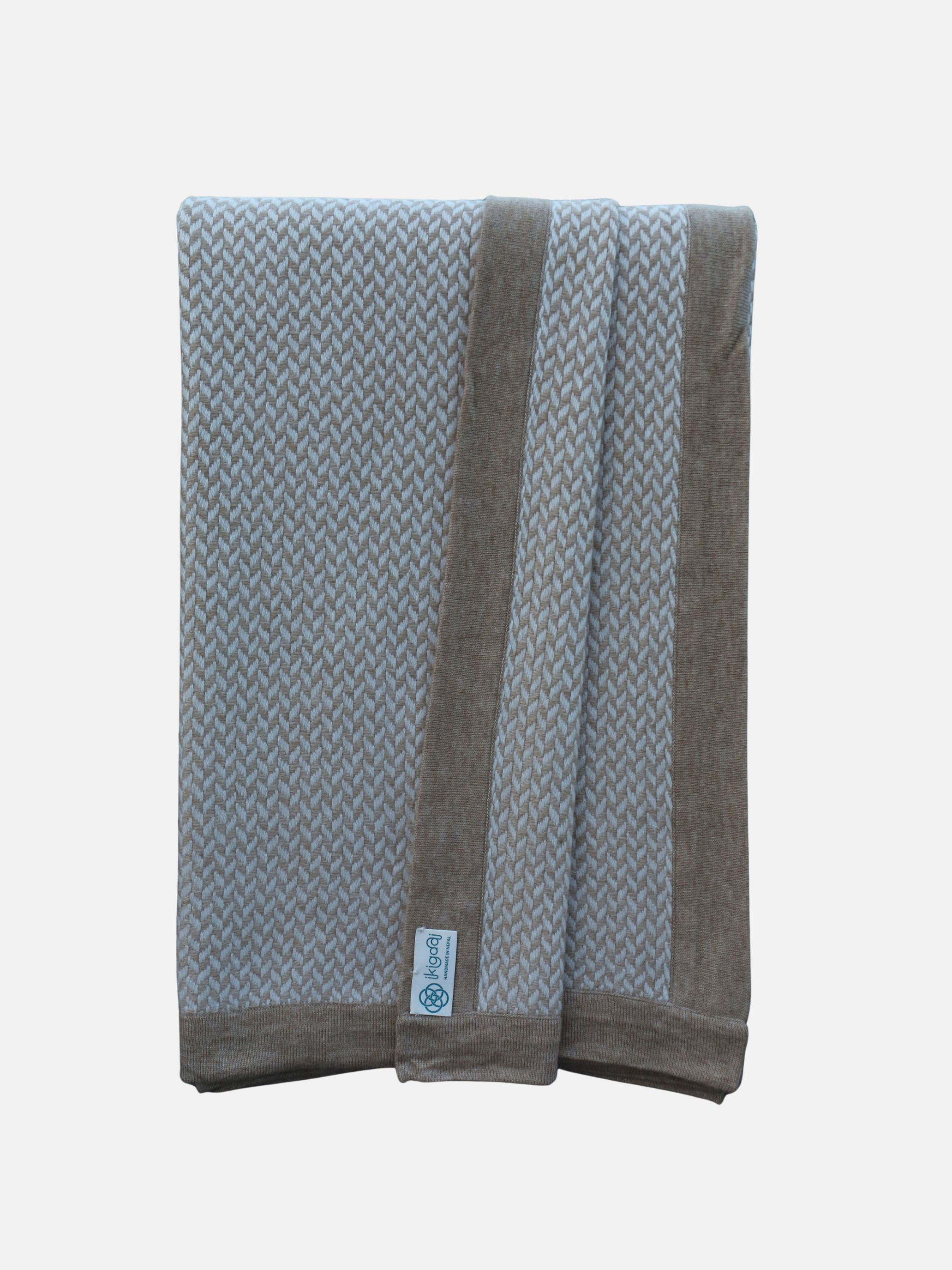 HYGGE FRAME Chunky Throws- camel beige