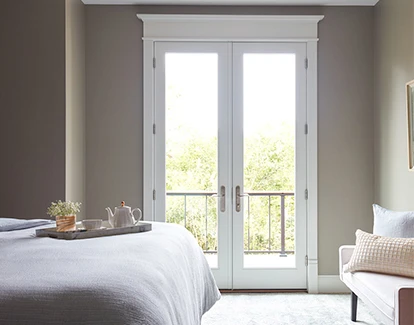 hinged-door-bedroom.webp