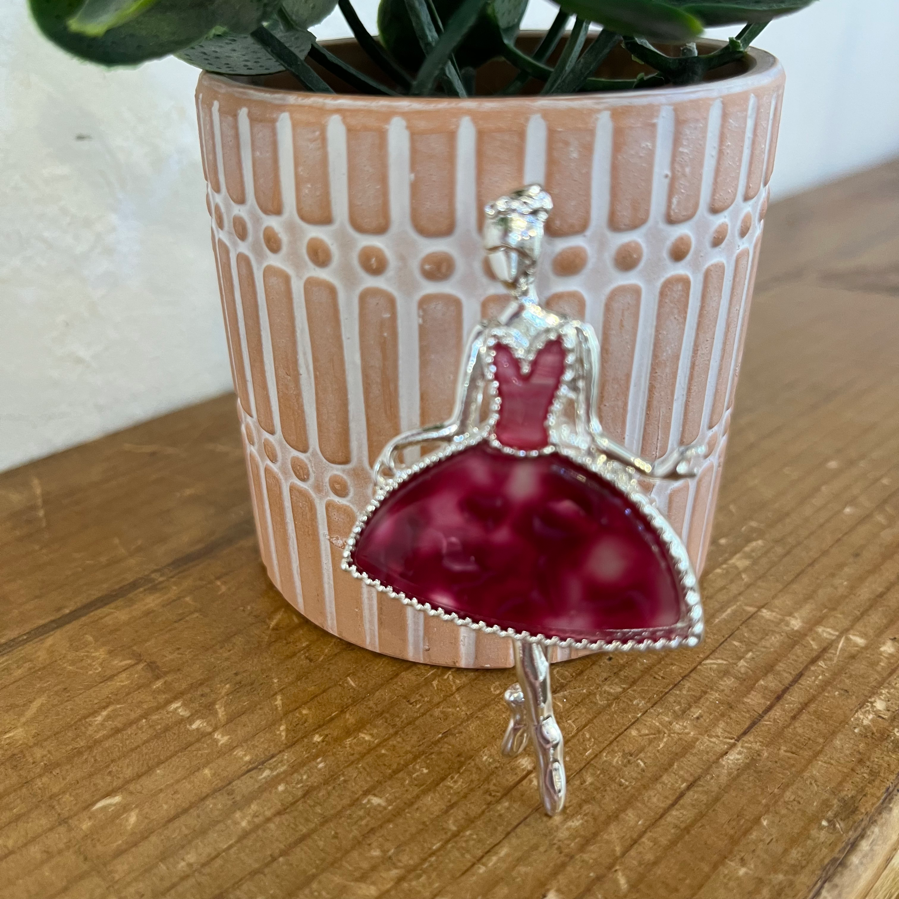 Dancing Lady - Magnetic Brooch