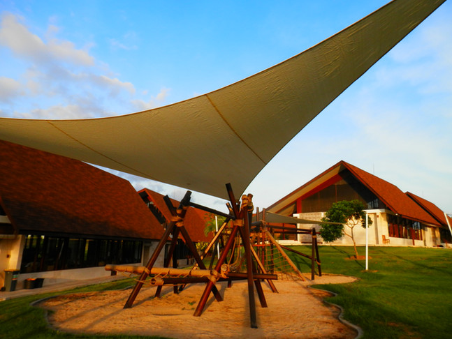 MONTESSORI SCHOOL