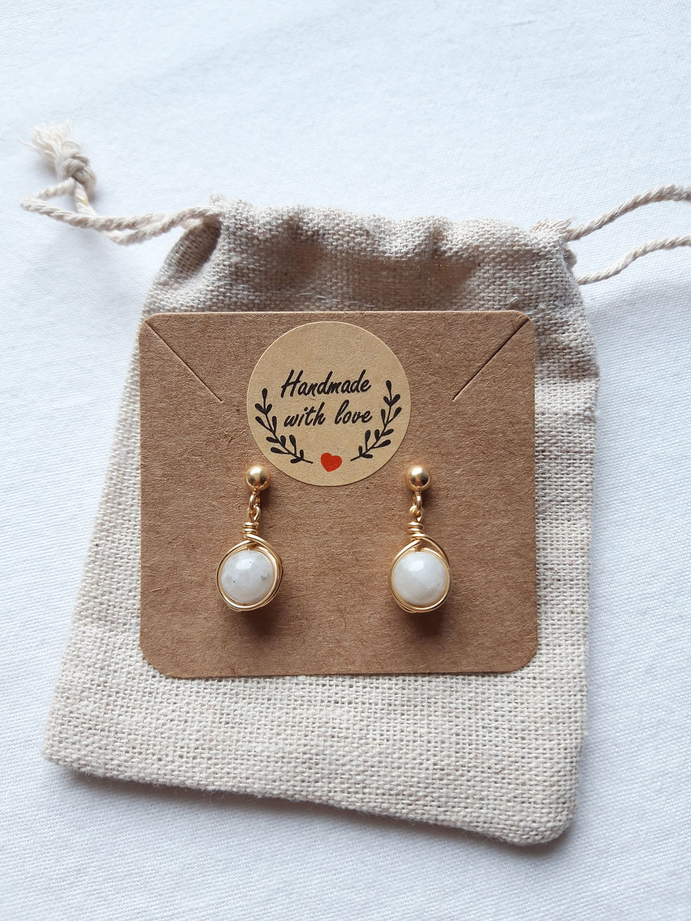 Miniature : Boucles d'oreilles perles pierre de lune enroulée de fil gold filled