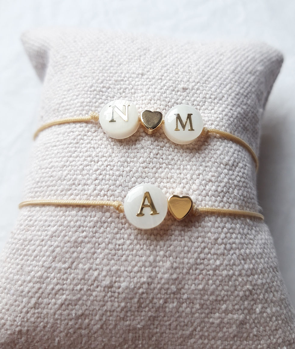 Miniature : Bracelets personnalisés perles lettres en nacre et cœur doré