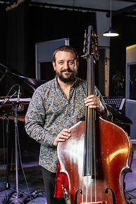Photo du contrebassiste Étienne Lafrance