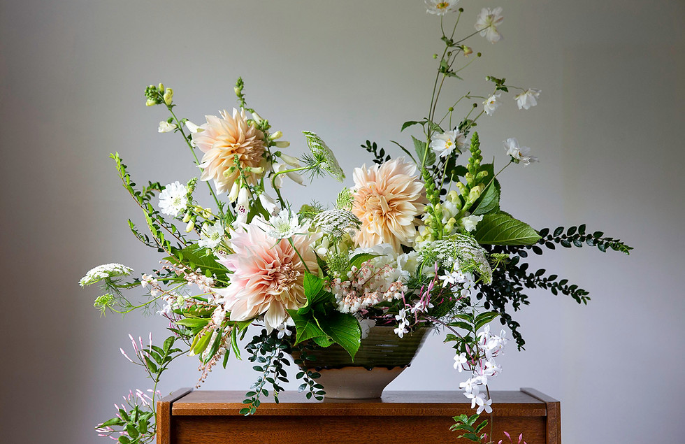 Rosie_flowers_2022-2web.jpg