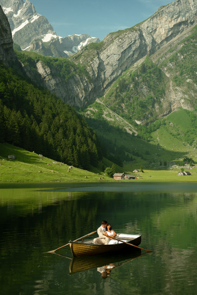Switzerland elopement location Lake Seaalpsee, a guide to plan your Switzerland elopement by a Switzerland elopement photographer 