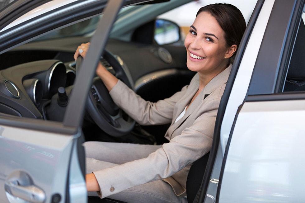 5. Flexible and national field service Portrait of smiling young businesswoman with cell