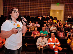 Milena Ramires em palestra