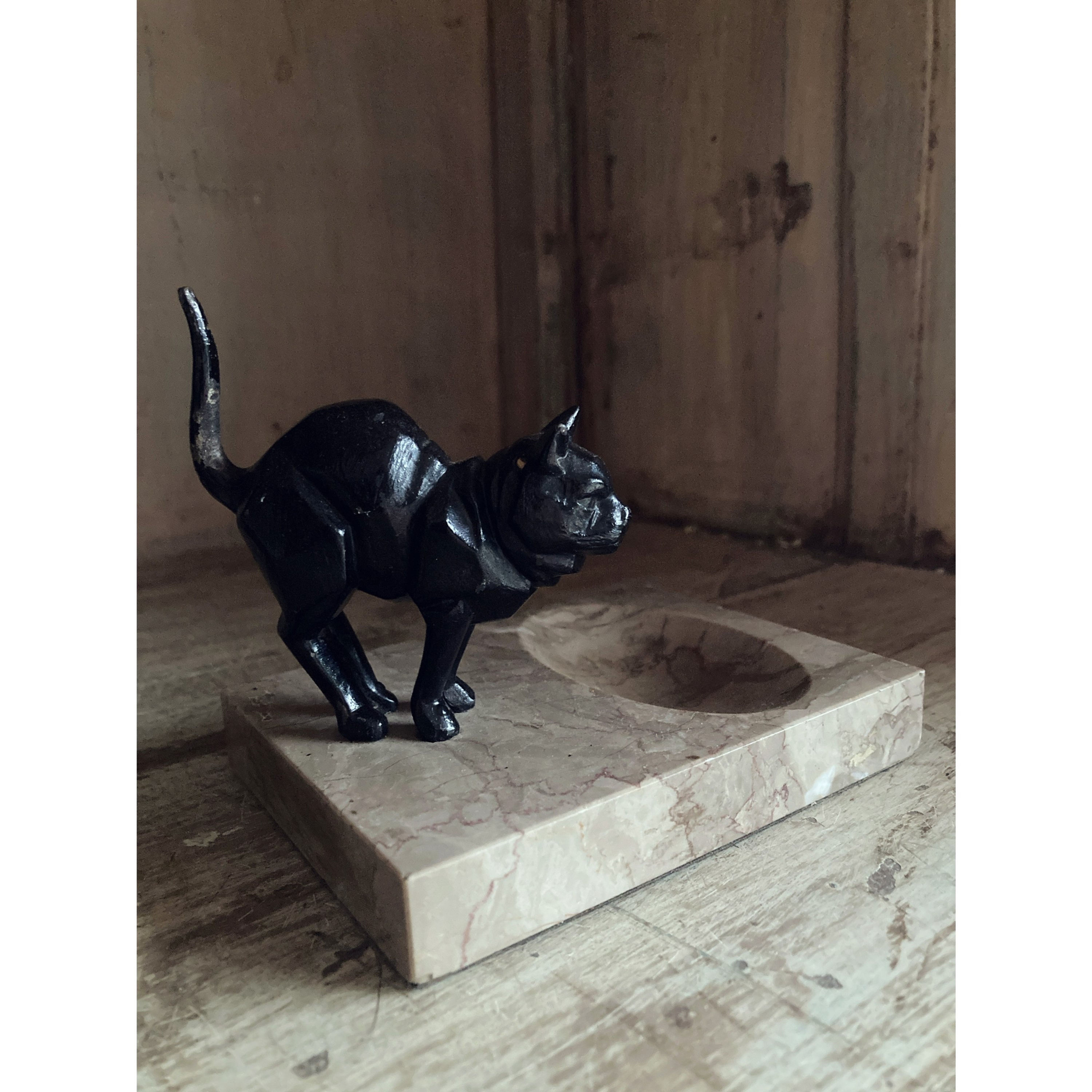 Baguier « Chat noir dos rond » Art déco . 