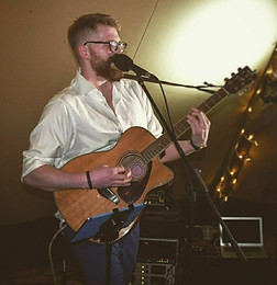 Chris Slater performing
