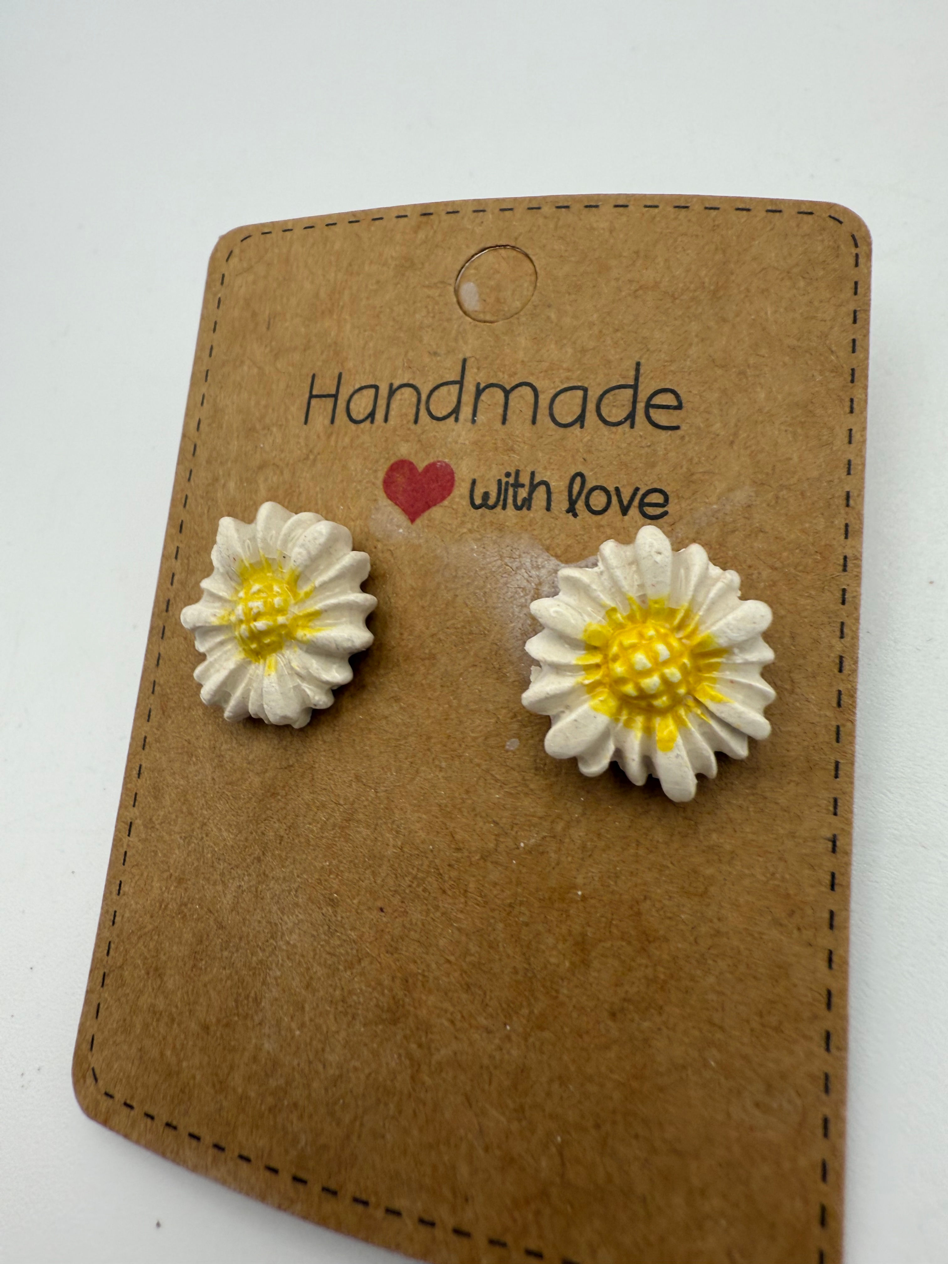 White Daisy Earrings - Medium